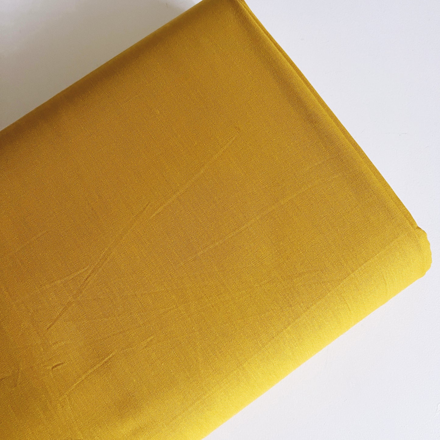 Paño de lino orgánico de color ámbar