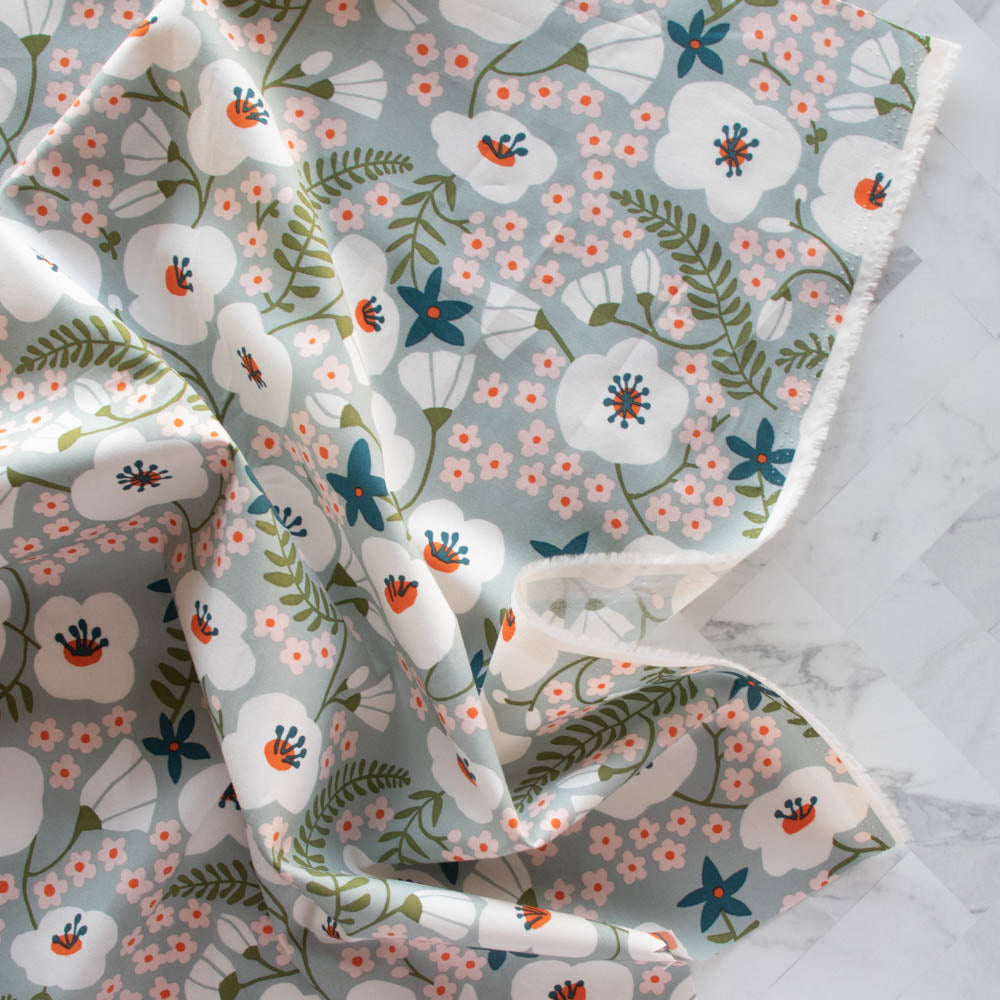Big Blooms Gray Mist Organic Poplin