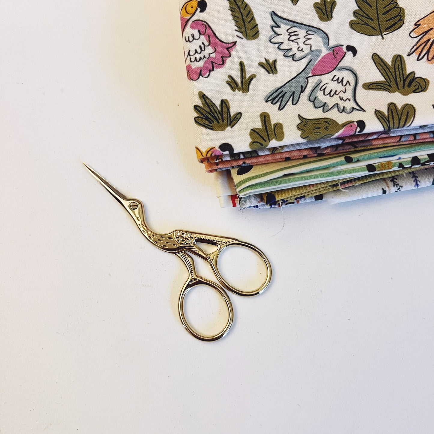 Tijeras de bordar de acero inoxidable estilo antiguo Gold Stork de 3,5"