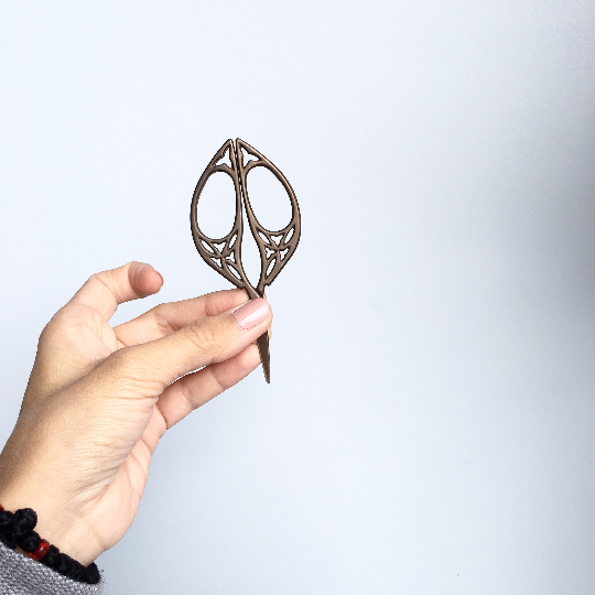 Tijeras de bordar Galadriel de acero inoxidable en bronce chocolate envejecido