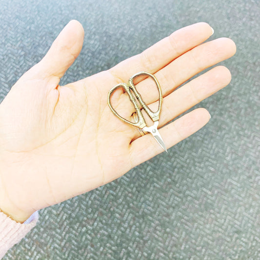 Mini Totem Vintage Gold Stainless Steel Embroidery Scissors