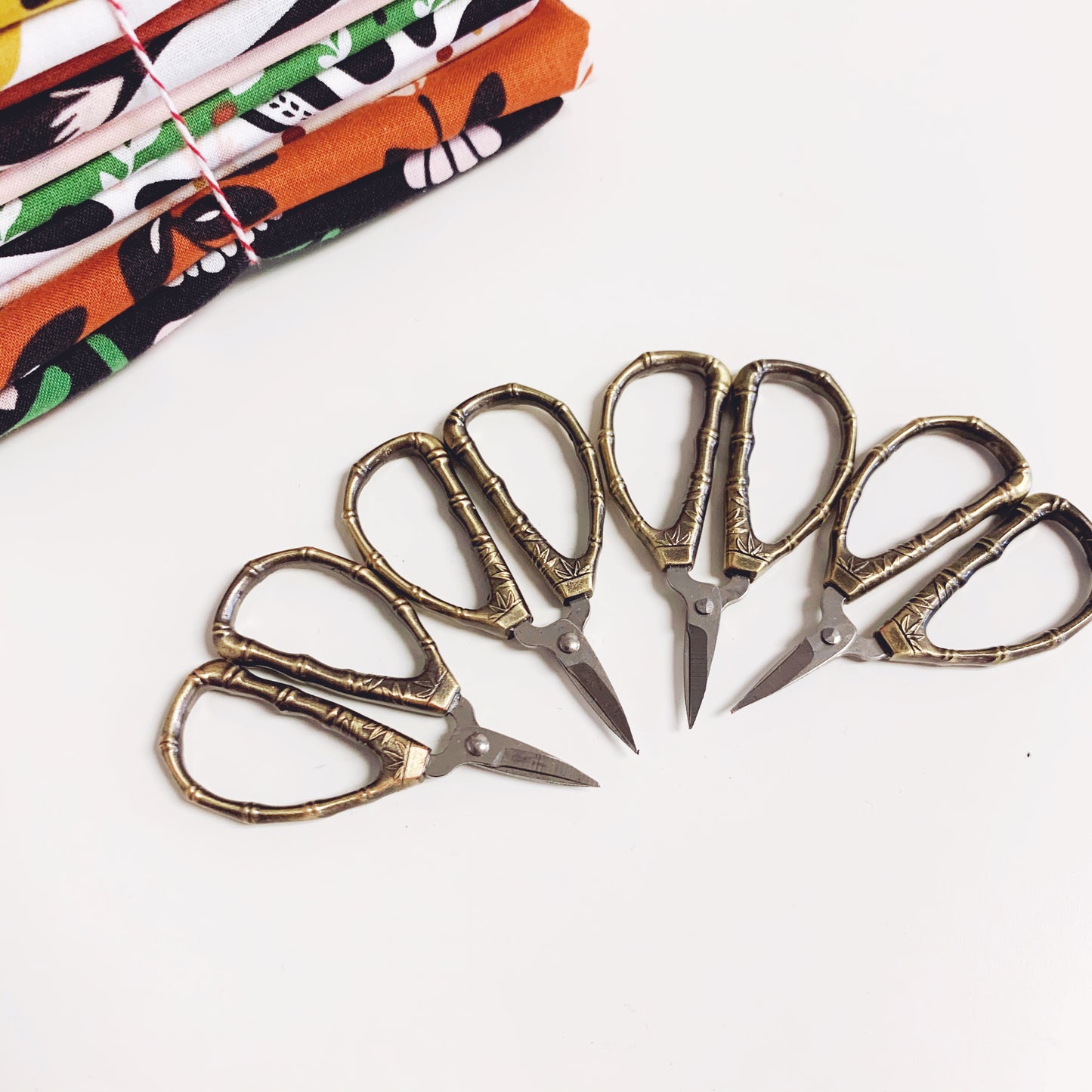 Mini Totem Vintage Gold Stainless Steel Embroidery Scissors