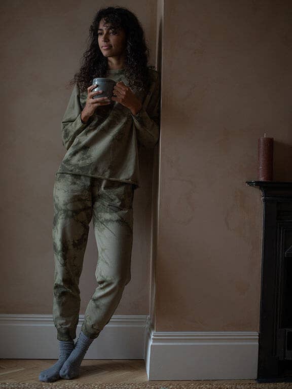 Organic Fleece Tie-Dye Tracksuit Trouser: Olive tie-dye Size SMALL