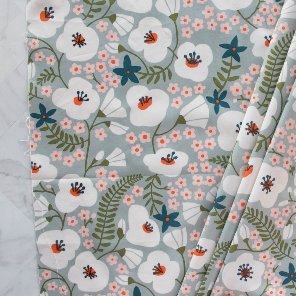 Big Blooms Gray Mist Organic Poplin