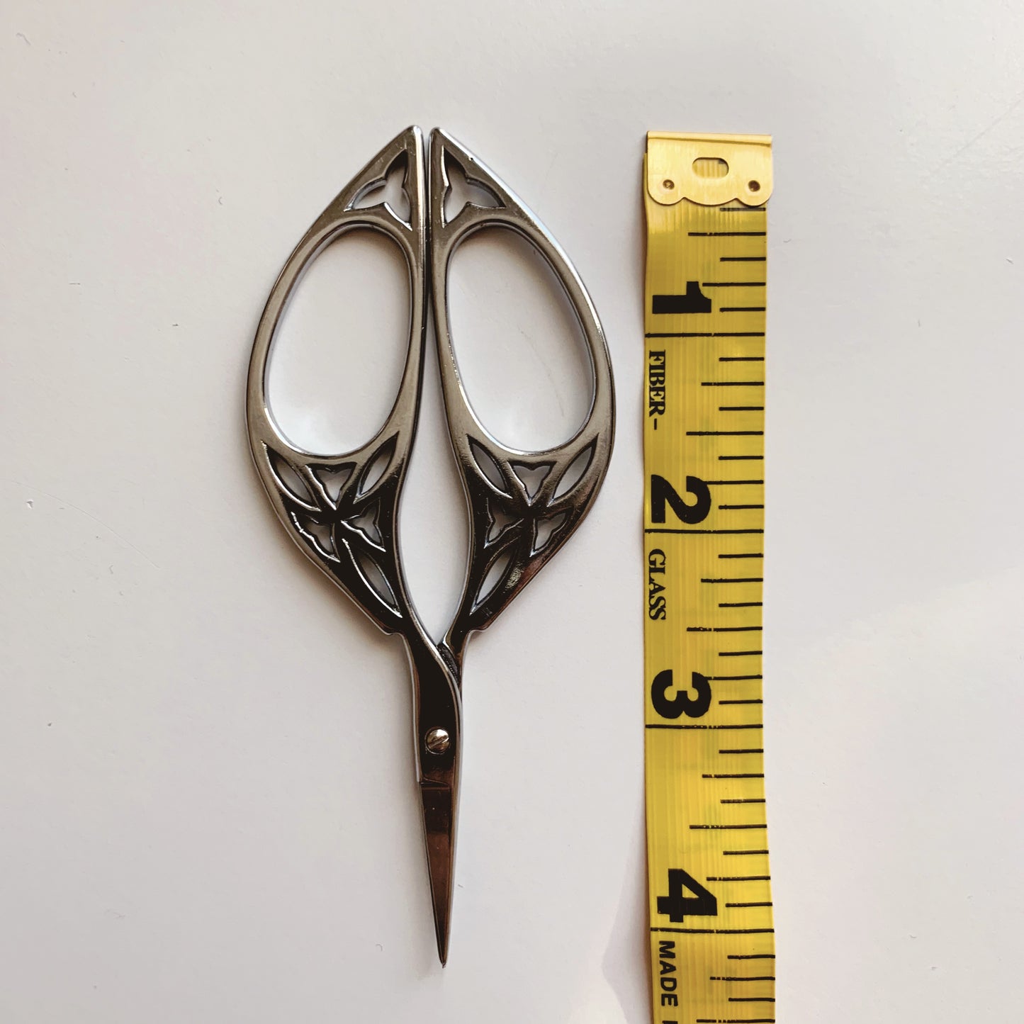 Tijeras de bordar de acero inoxidable envejecido en plata Galadriel