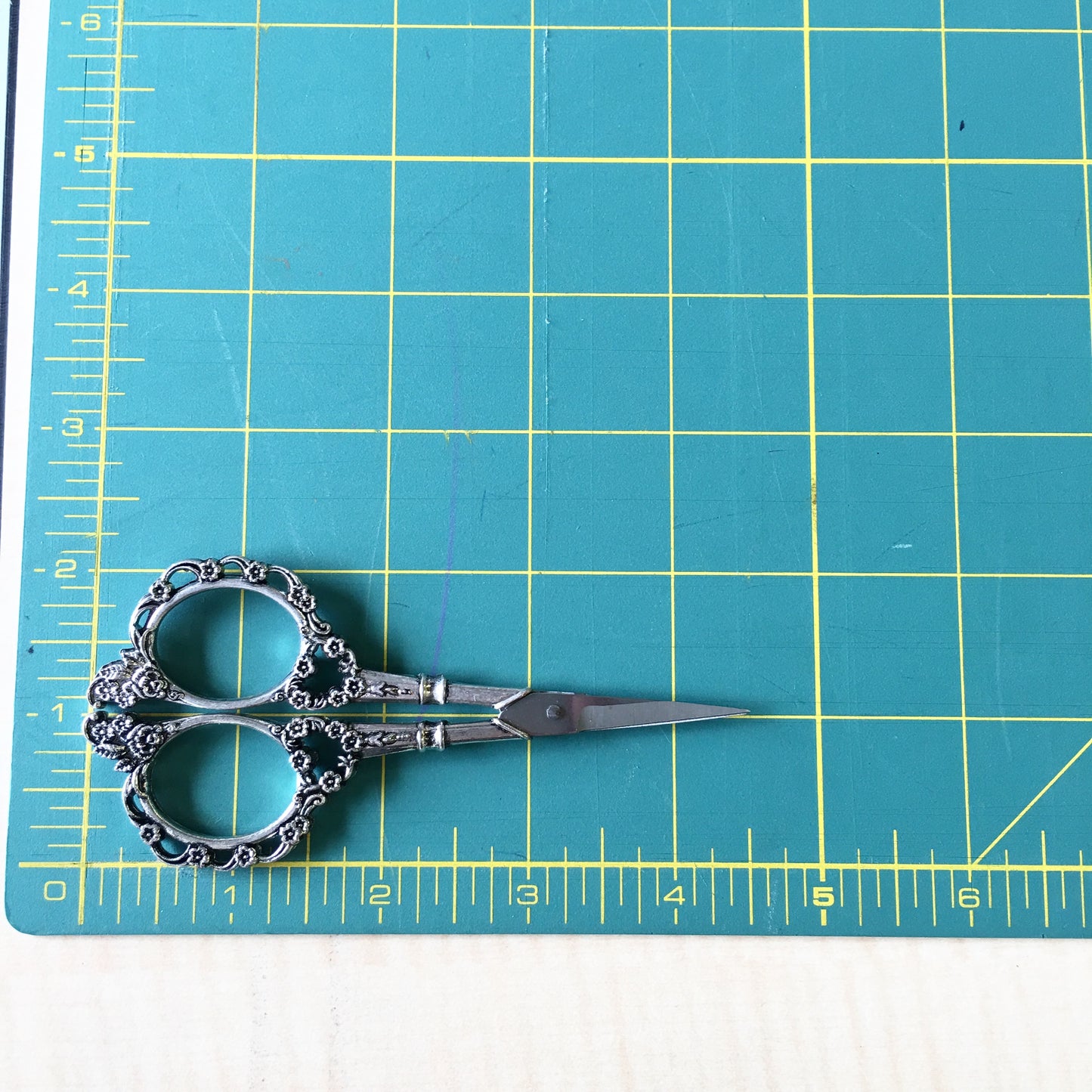 Flora Antiqued Silver Stainless Steel Embroidery Scissors