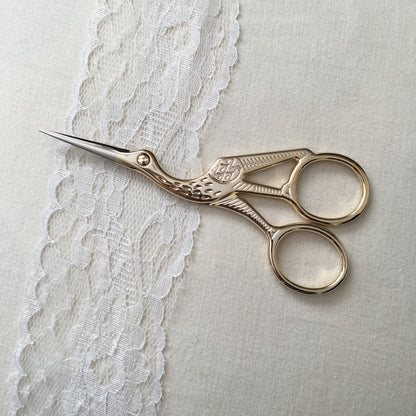 Tijeras de bordar de acero inoxidable estilo antiguo Gold Stork de 3,5"
