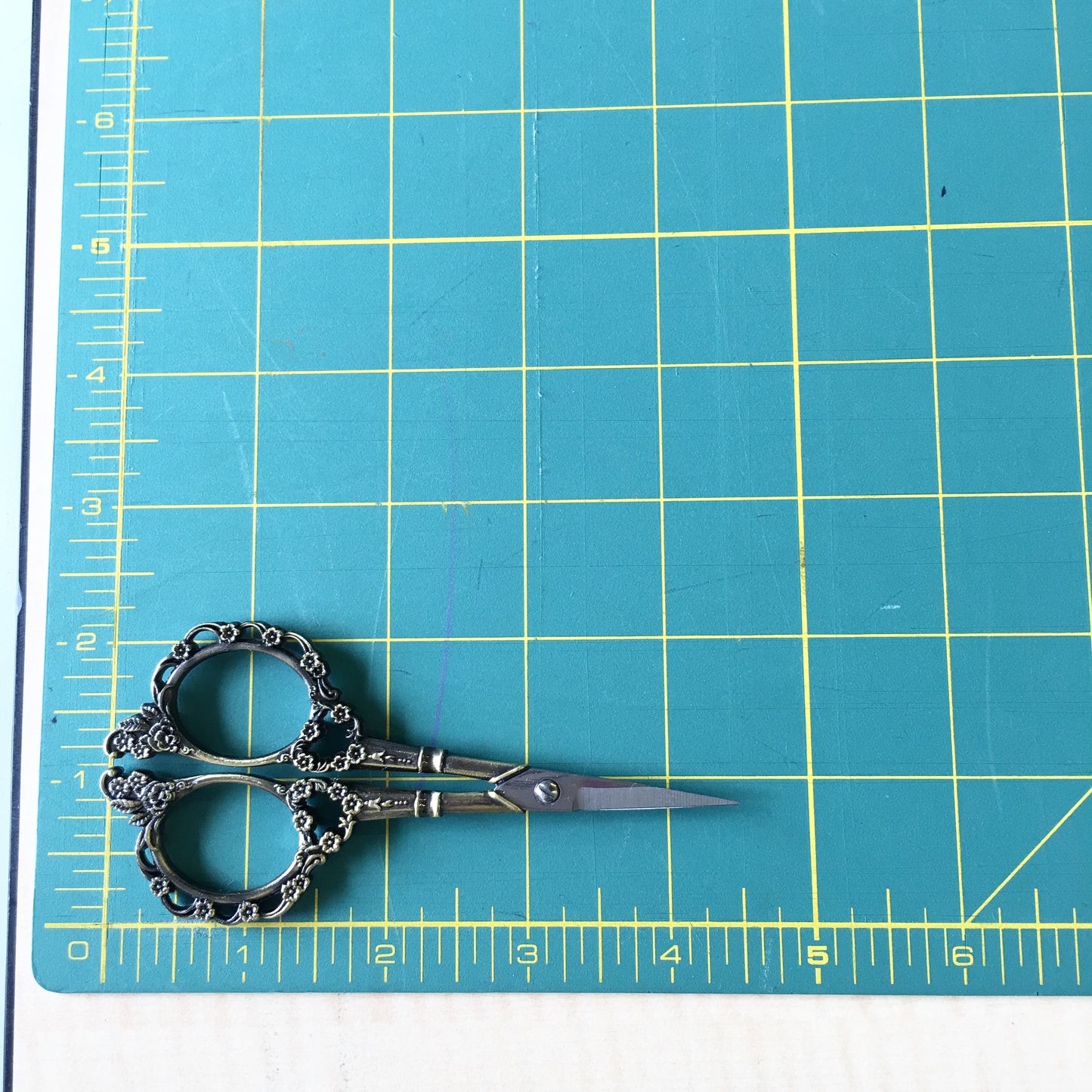 Flora Antiqued Gold Stainless Steel Embroidery Scissors