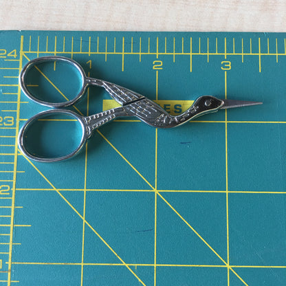 Tijeras de bordar de acero inoxidable estilo antiguo Gold Stork de 3,5"